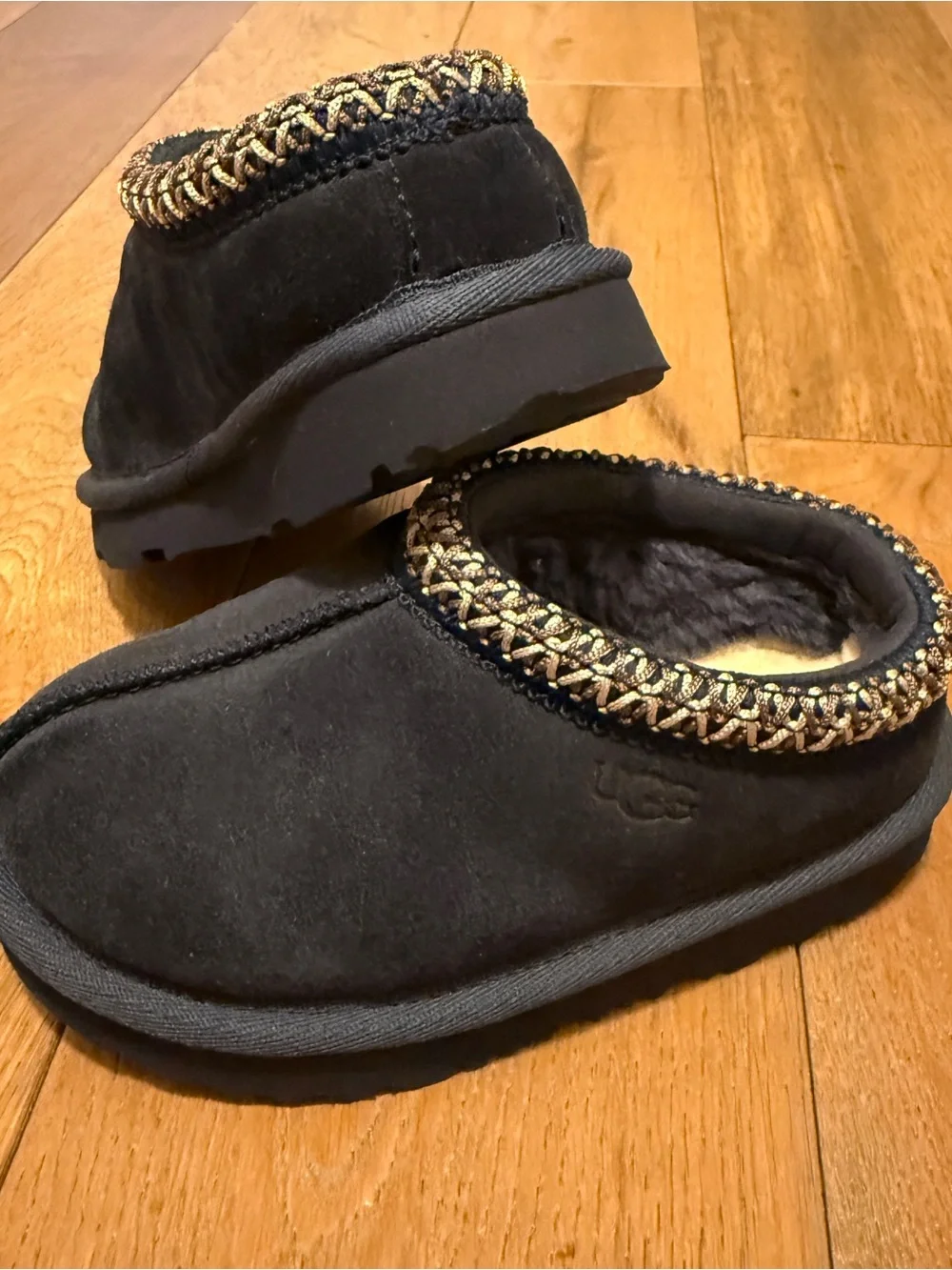 UGG Kids Navy Braided-Trim Cozy Slip-On Slippers